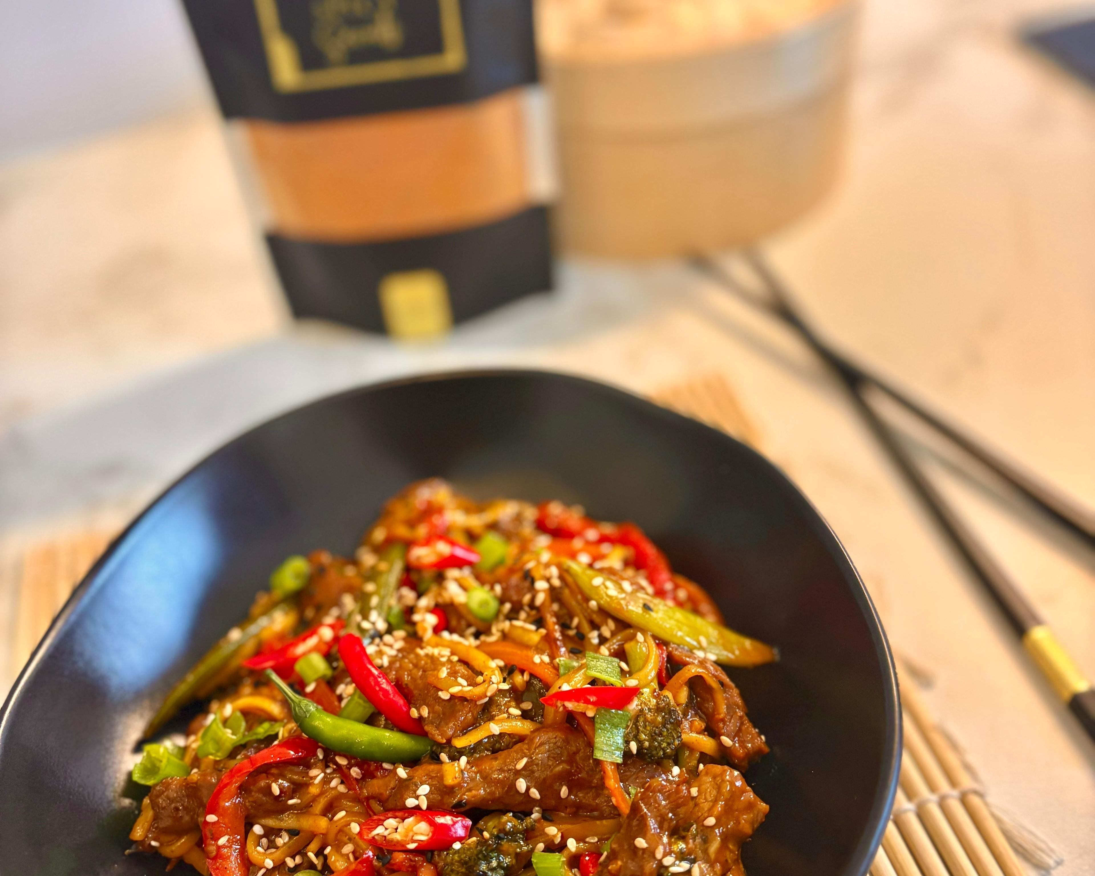 Wok met lamsvlees en knapperige groenten