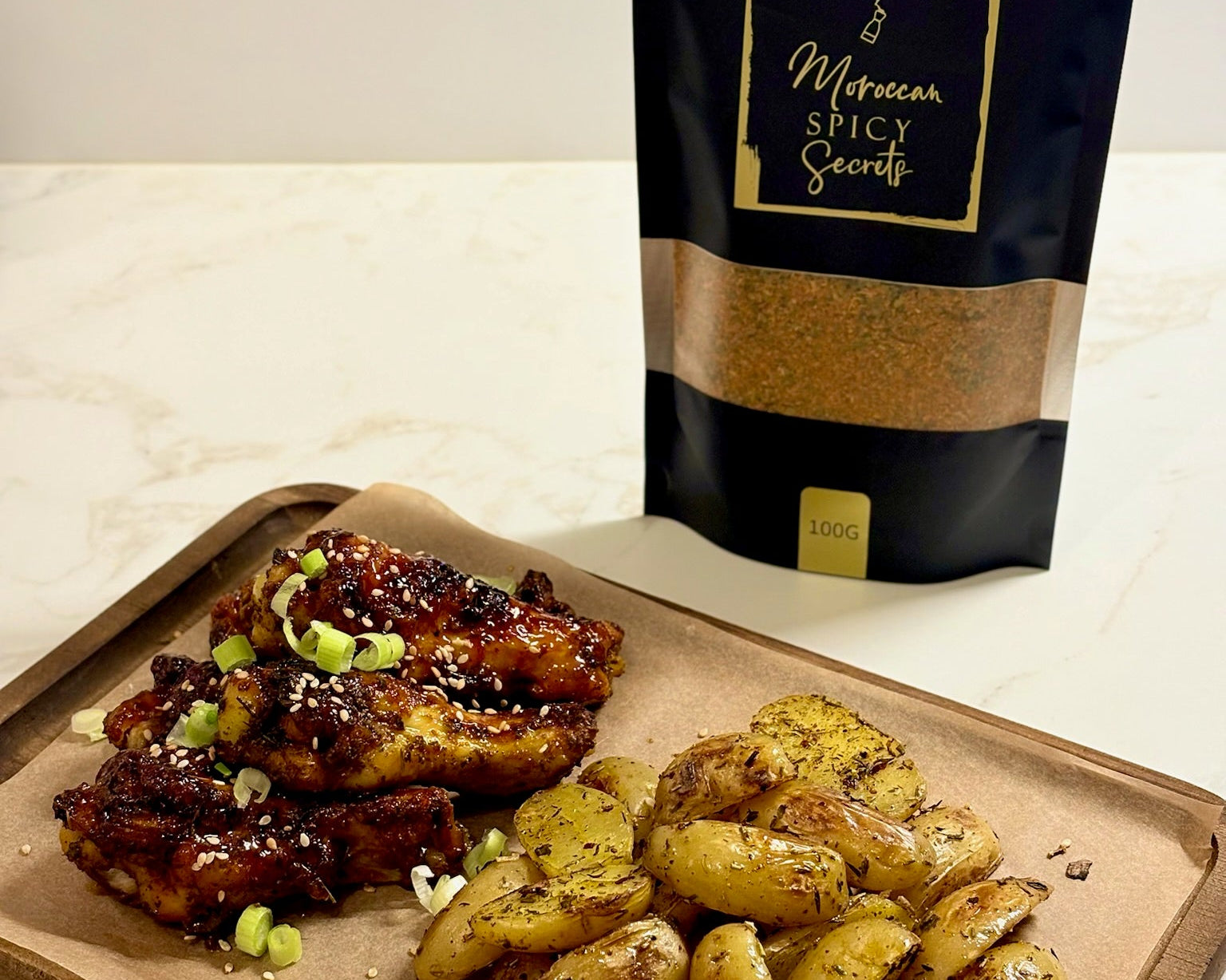 BBQ drumsticks uit de oven met krokante krieltjes van Moroccan Spicy Secrets
