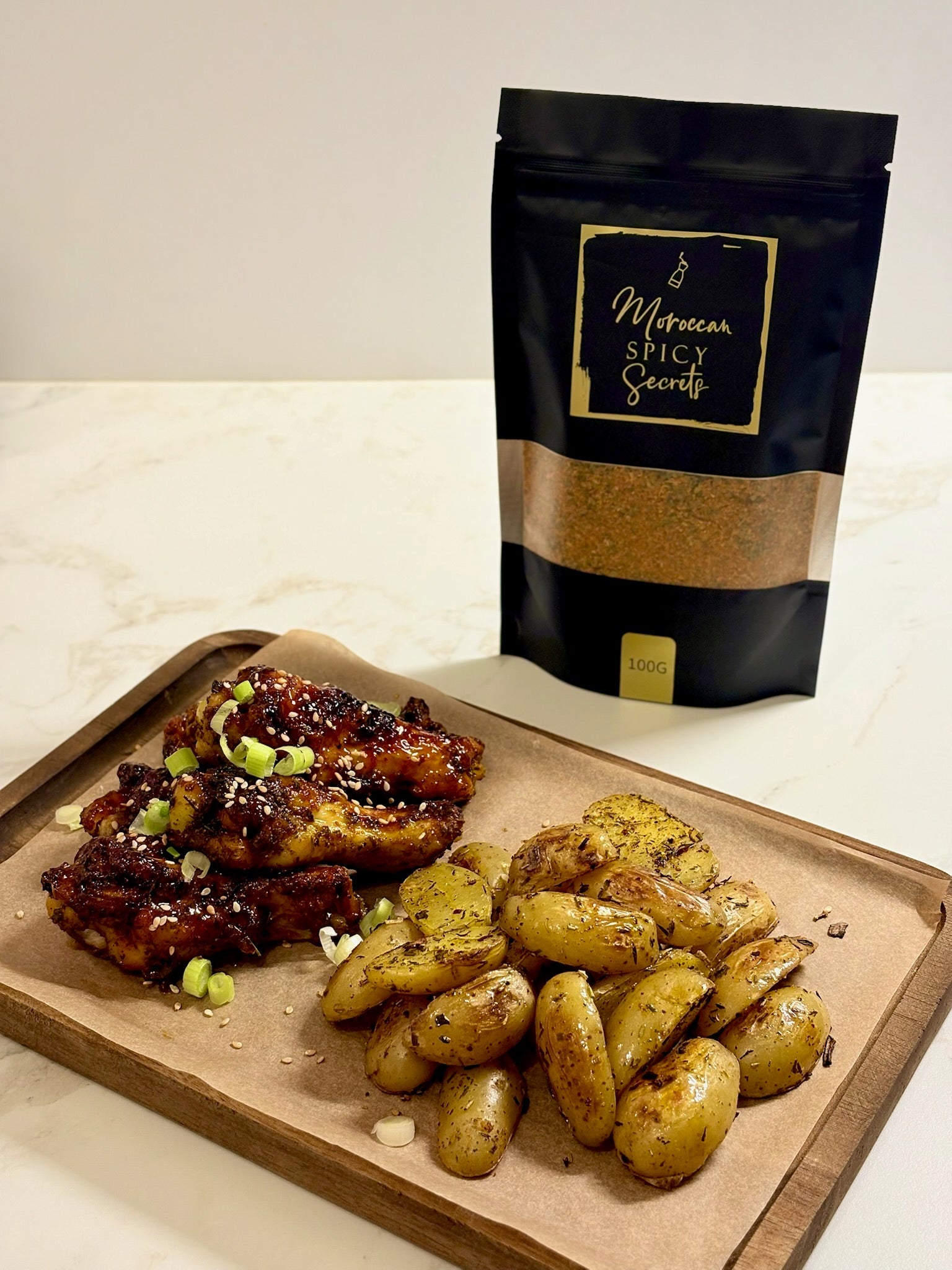 BBQ drumsticks uit de oven met krokante krieltjes van Moroccan Spicy Secrets