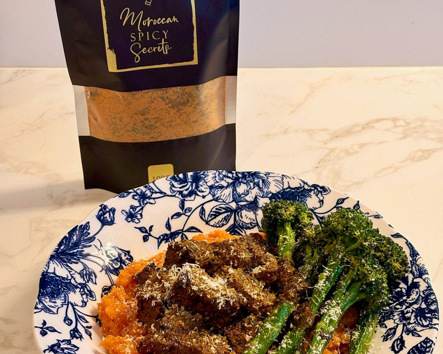 Entrecote met zoete aardappelpuree en broccolini van Moroccan Spicy Secrets