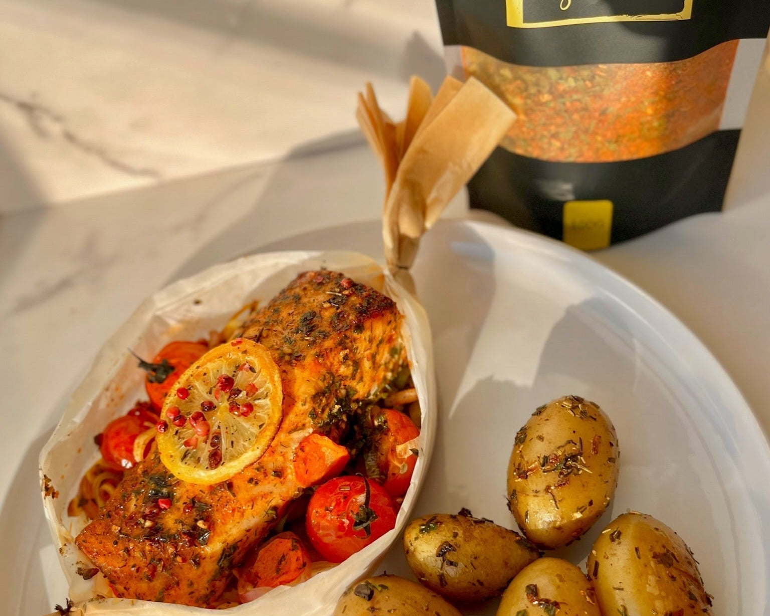 Zalm uit de oven met groenten en krieltjes van Moroccan Spicy Secrets